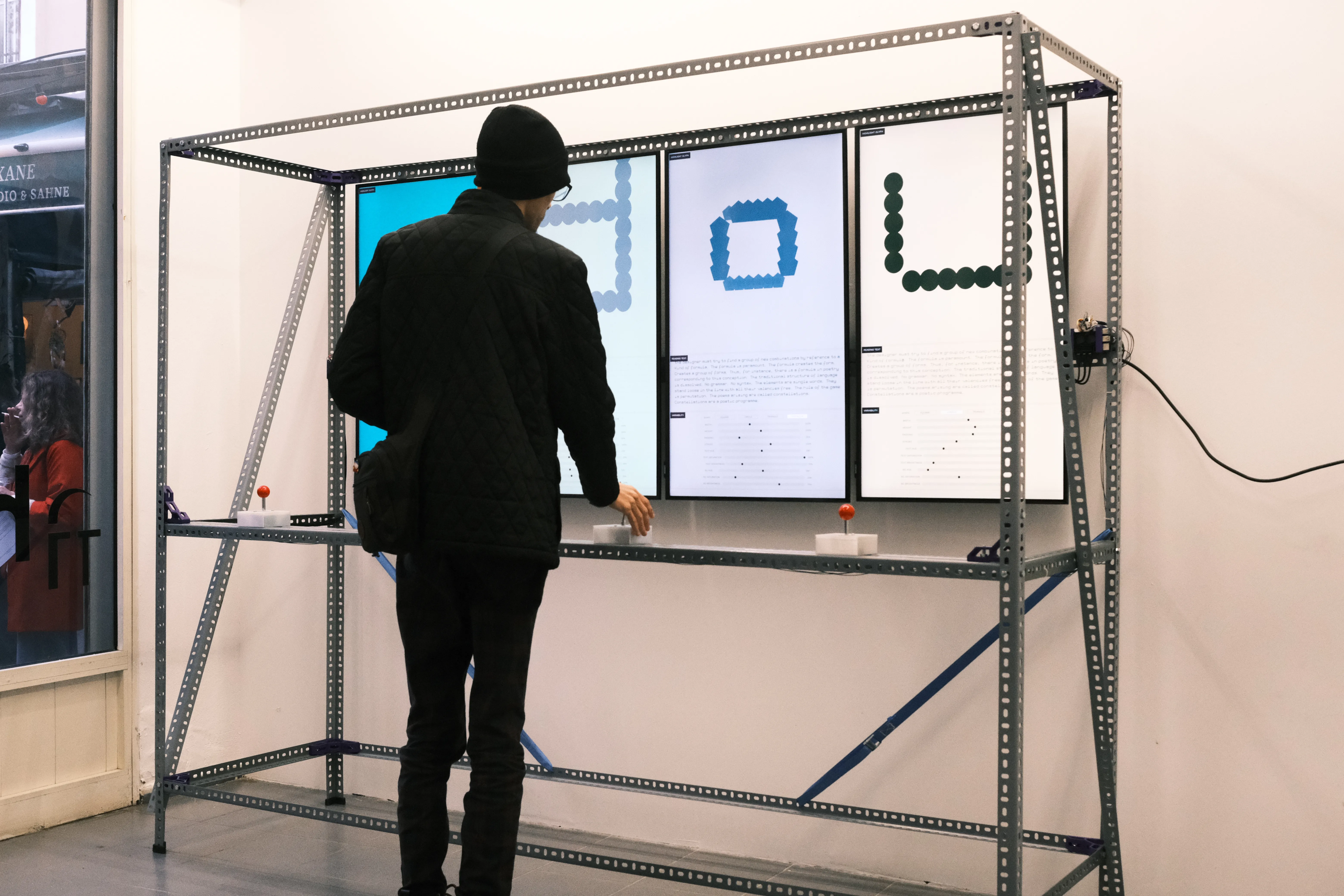 Pixel Traps: Typefaces Programmed to Play — 11